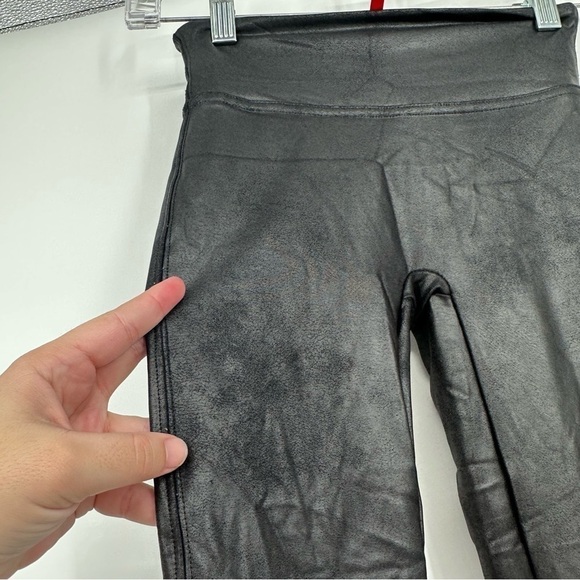 Spanx Black Faux Vegan Leather Leggings Size XS Petite Fall Staple - Picture 6 of 6